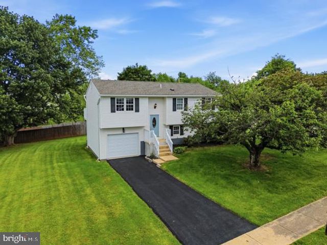 3496 FOX RIDGE CT, Dover, PA 17315