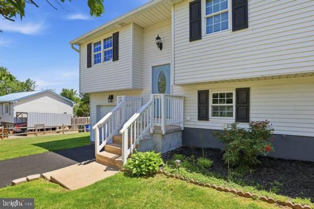 3496 FOX RIDGE CT, Dover, PA 17315