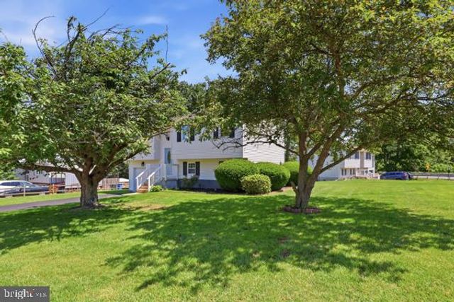 3496 FOX RIDGE CT, Dover, PA 17315