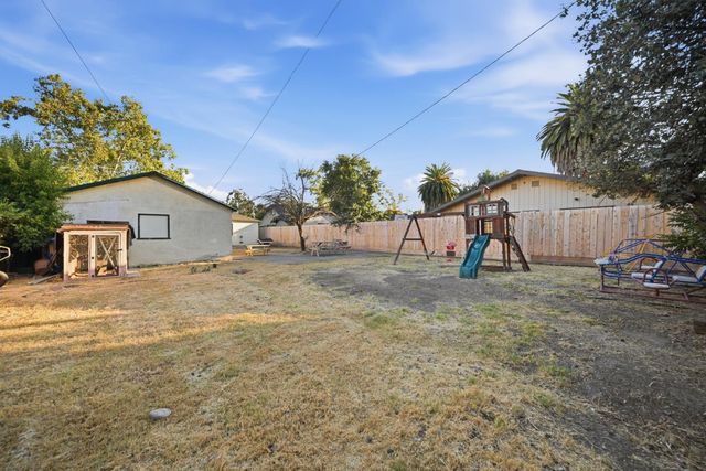 1651 Lucerne Ave, Stockton, CA 95203