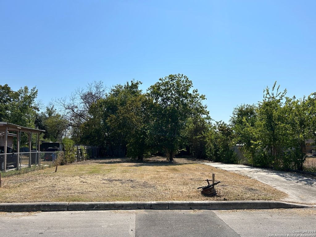 405 HARPER ST, Seguin, TX 78155