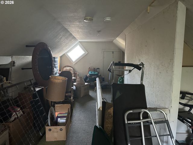 6850 Ne Roselawn St, Portland, OR 97218