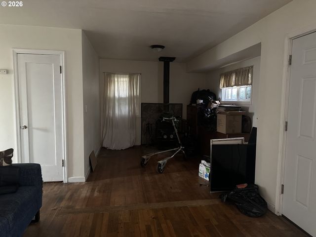 6850 Ne Roselawn St, Portland, OR 97218