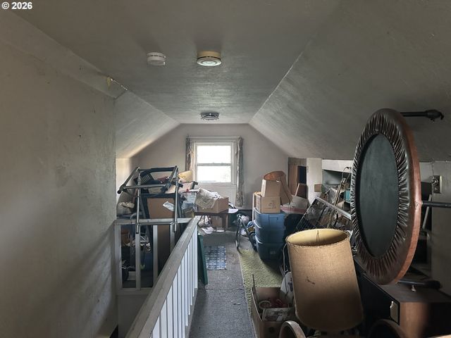 6850 Ne Roselawn St, Portland, OR 97218