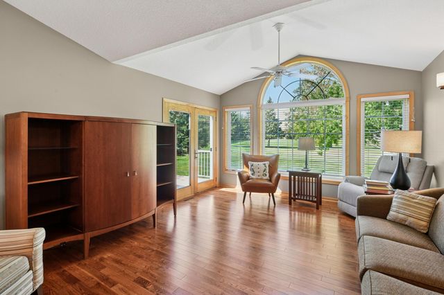 8973 Deer Run Drive, Victoria, MN 55386