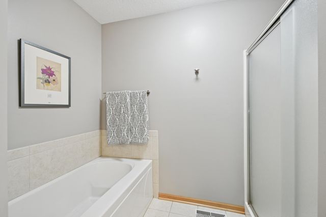 8973 Deer Run Drive, Victoria, MN 55386