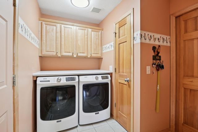 8973 Deer Run Drive, Victoria, MN 55386