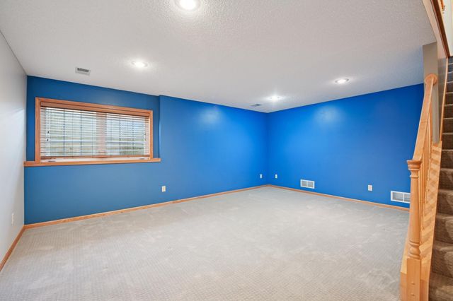 8973 Deer Run Drive, Victoria, MN 55386