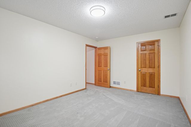 8973 Deer Run Drive, Victoria, MN 55386