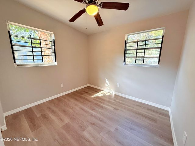 1033 AKE Lane, Jacksonville, FL 32218