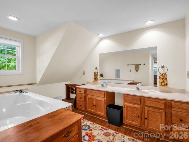 115 Cinnamon Way, Flat Rock, NC 28731