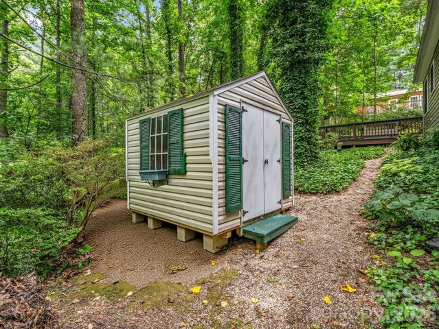 115 Cinnamon Way, Flat Rock, NC 28731