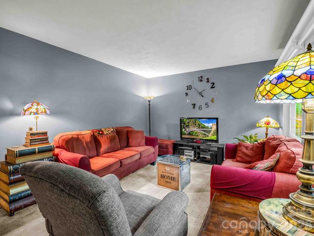 115 Cinnamon Way, Flat Rock, NC 28731
