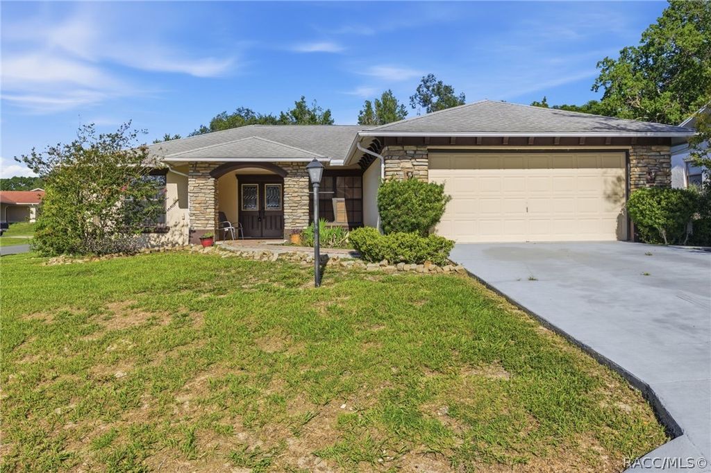 3632 N Honeylocust Drive, Beverly Hills, FL 34465