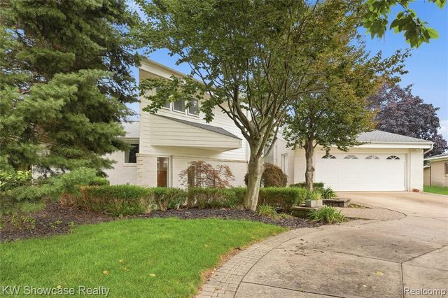 4614 Claudia Drive, Waterford, MI 48328