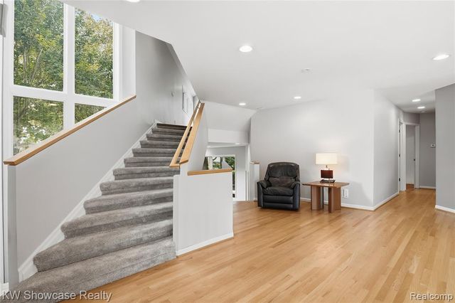 4614 Claudia Drive, Waterford, MI 48328