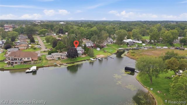 4614 Claudia Drive, Waterford, MI 48328