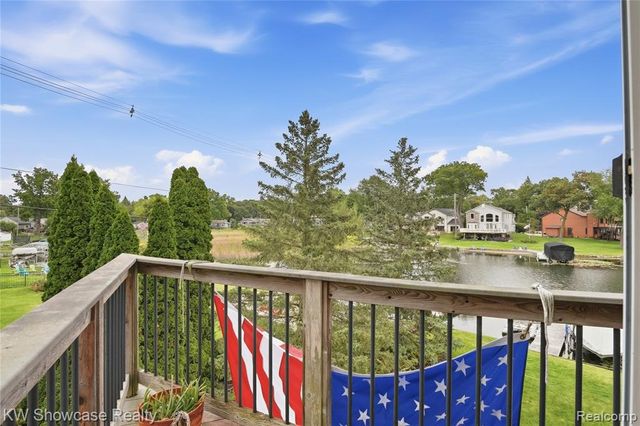 4614 Claudia Drive, Waterford, MI 48328