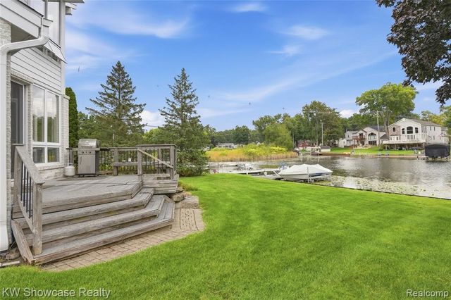 4614 Claudia Drive, Waterford, MI 48328