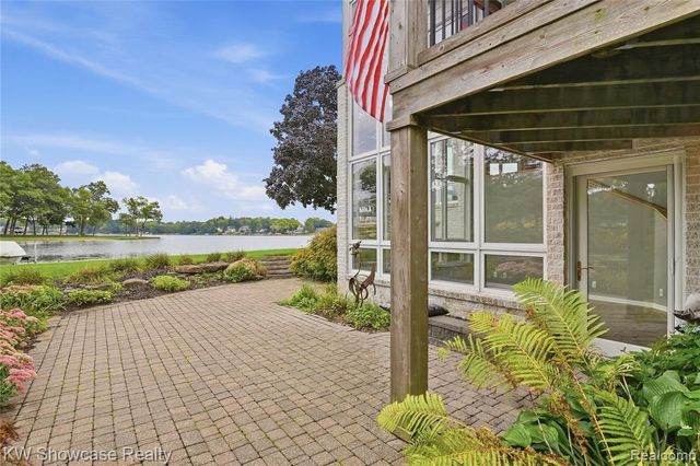 4614 Claudia Drive, Waterford, MI 48328