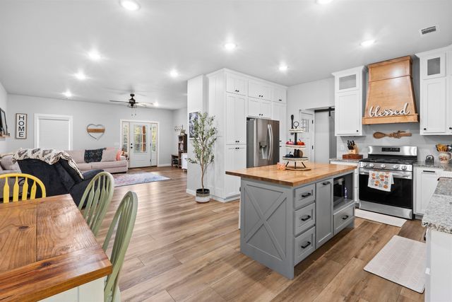 270 Sallie Lane, Melbourne, AR 72556