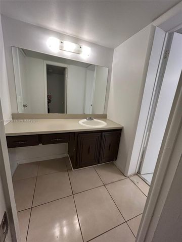 496 NW 165th St Rd D-310, Miami, FL 33169