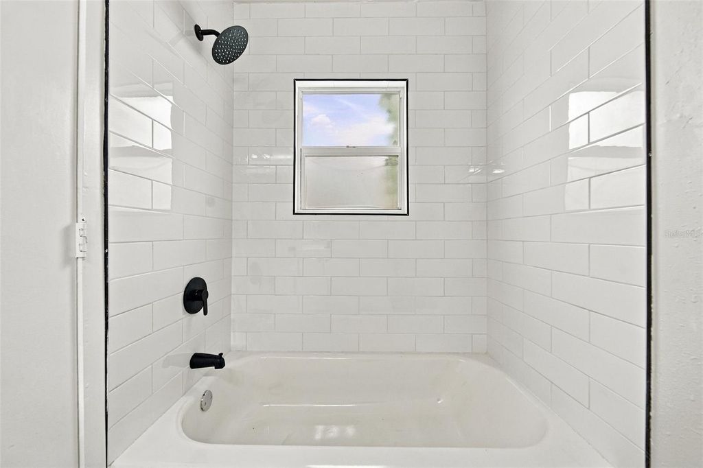 Image 13 of property listing at 5419 OLD CHENEY HIGHWAY, Orlando, FL 32807