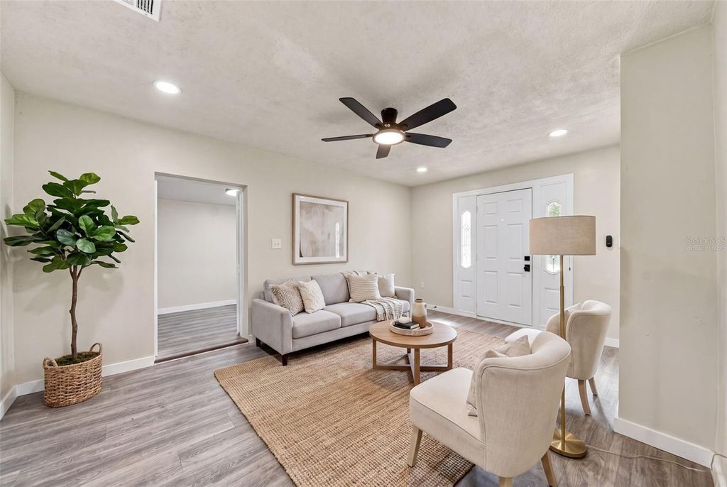 Image 3 of property listing at 5419 OLD CHENEY HIGHWAY, Orlando, FL 32807