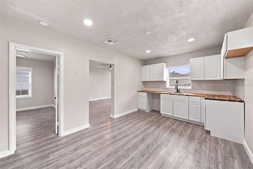 Image 25 of property listing at 5419 OLD CHENEY HIGHWAY, Orlando, FL 32807