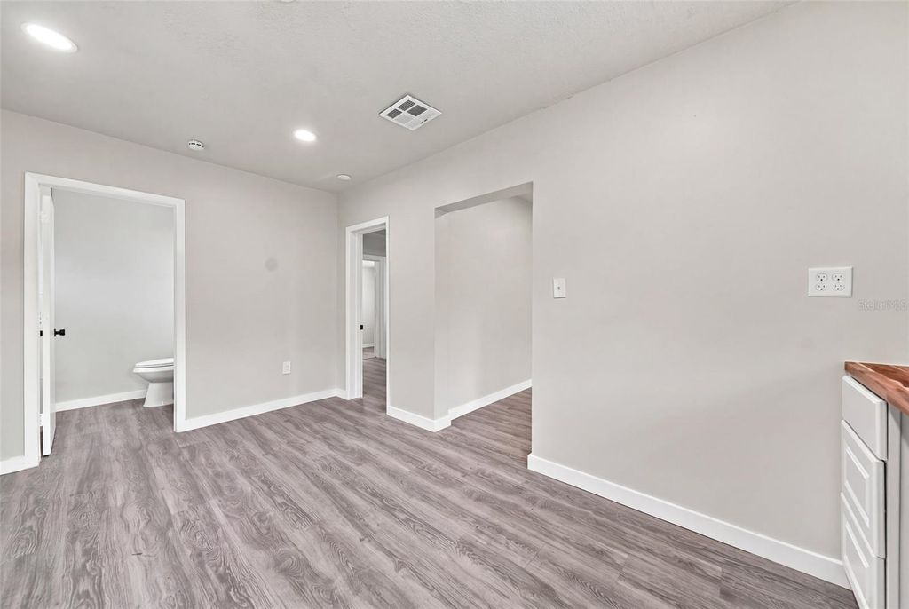 Image 26 of property listing at 5419 OLD CHENEY HIGHWAY, Orlando, FL 32807