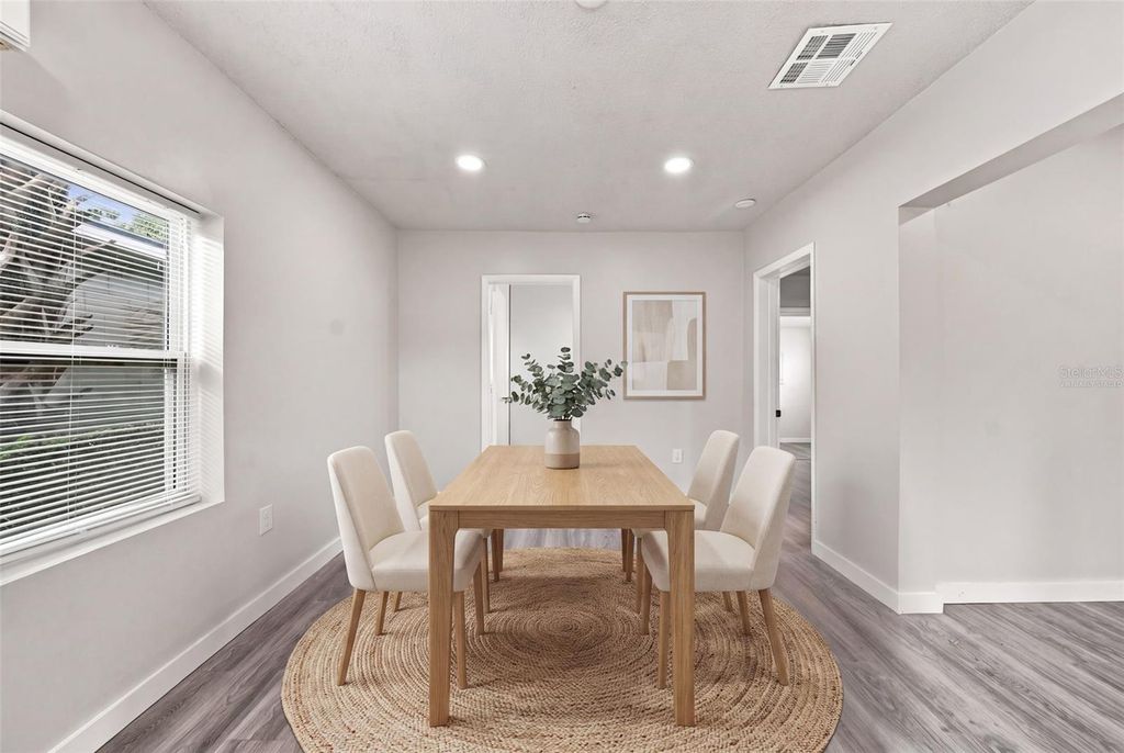 Image 4 of property listing at 5419 OLD CHENEY HIGHWAY, Orlando, FL 32807