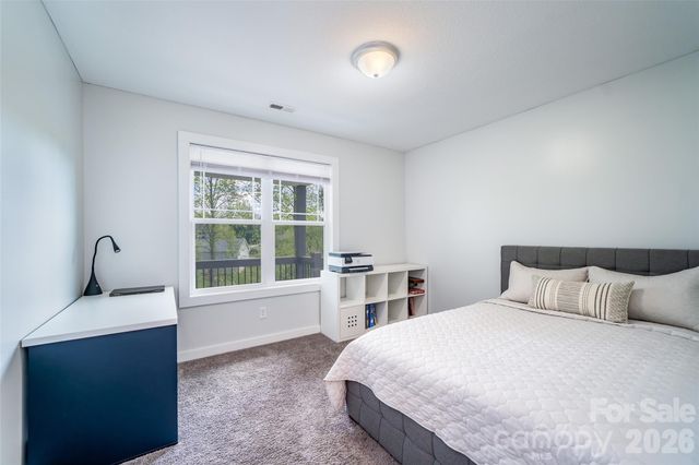 16 DanielBrooke Drive, Asheville, NC 28806