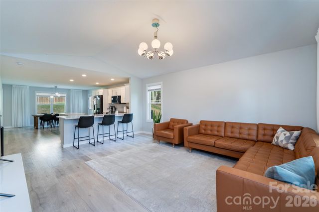 16 DanielBrooke Drive, Asheville, NC 28806