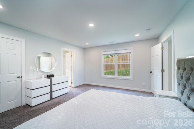 16 DanielBrooke Drive, Asheville, NC 28806