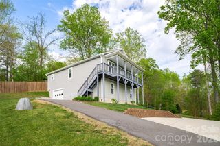 16 DanielBrooke Drive, Asheville, NC 28806