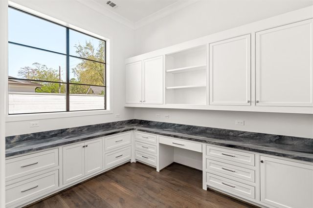 5517 Sturbridge Drive, Houston, TX 77056