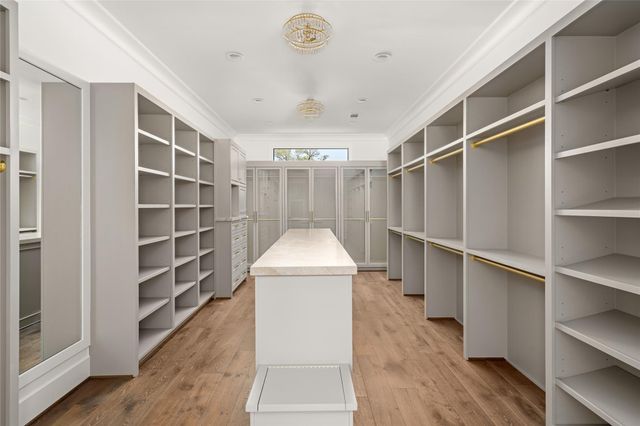 5517 Sturbridge Drive, Houston, TX 77056