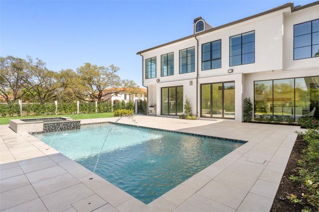 5517 Sturbridge Drive, Houston, TX 77056