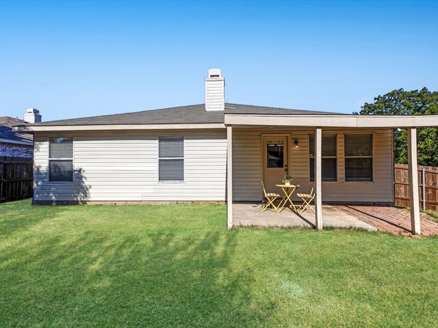 8212 Canoe Ridge Lane, Denton, TX 76210