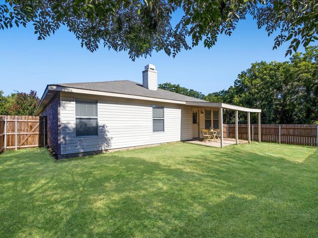 8212 Canoe Ridge Lane, Denton, TX 76210