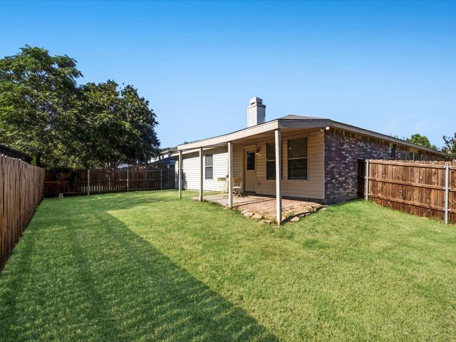 8212 Canoe Ridge Lane, Denton, TX 76210