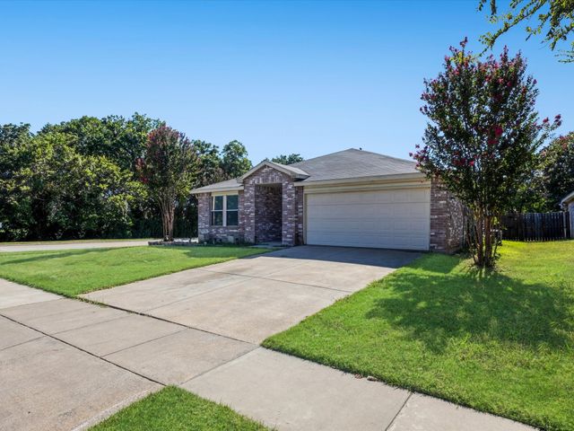 8212 Canoe Ridge Lane, Denton, TX 76210