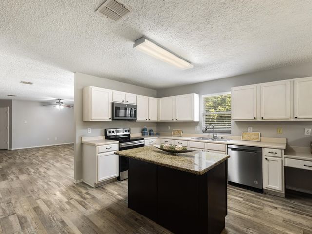 8212 Canoe Ridge Lane, Denton, TX 76210