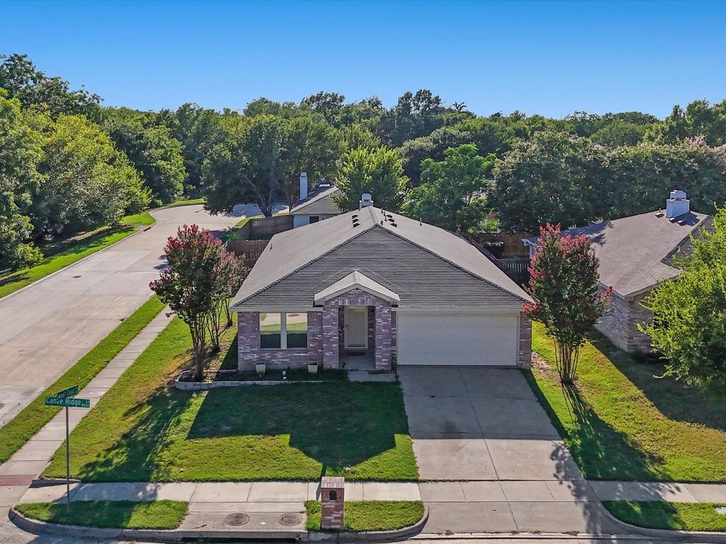 8212 Canoe Ridge Lane, Denton, TX 76210