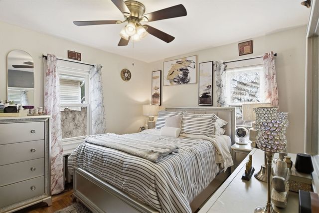 24 Jasper St, Springfield, MA 01109