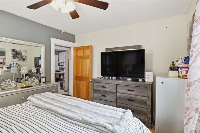 24 Jasper St, Springfield, MA 01109