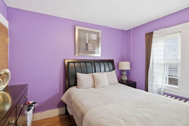 24 Jasper St, Springfield, MA 01109