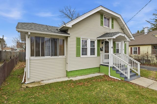 24 Jasper St, Springfield, MA 01109