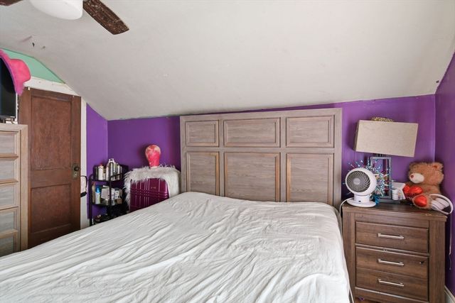 24 Jasper St, Springfield, MA 01109