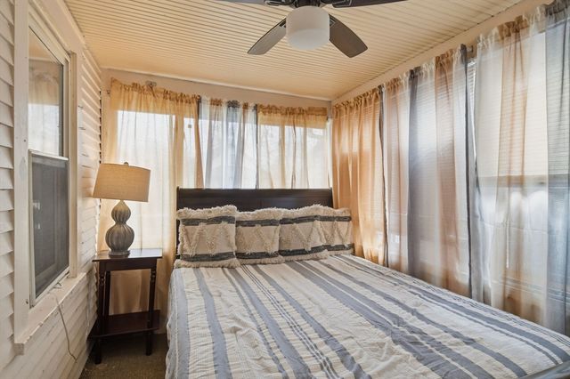 24 Jasper St, Springfield, MA 01109